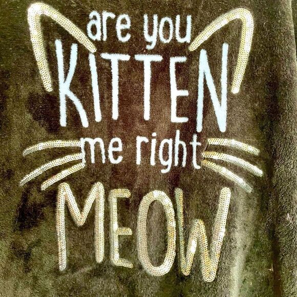 BLACK WASHABLE VELVET & SEQUIN SWEATER with BLUE KITTIES EUC SIZE XXL - Picture 2 of 5